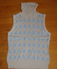 二手市场全新闲置大放送 化妆品、衣物、日用品等一应俱全